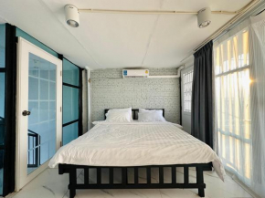 Chubby 9 Room 8